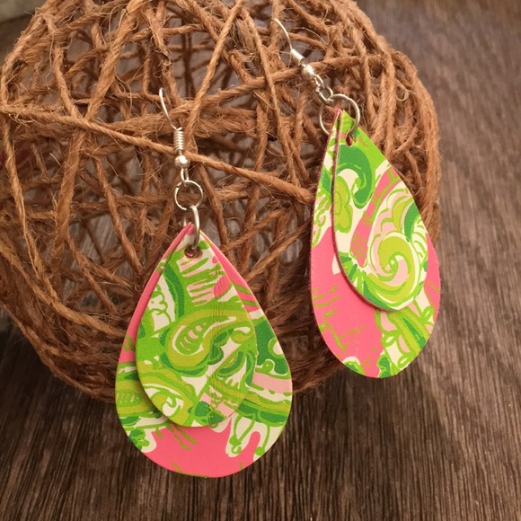 Lilly Pulitzer Chin Chin Handmade Earrings - Picture 5 of 8
